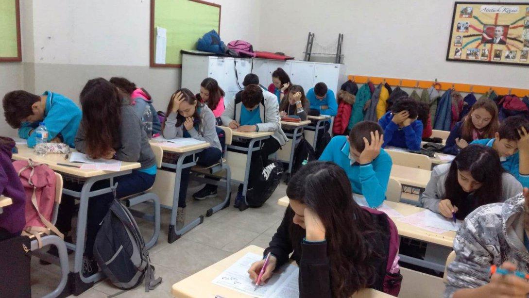 8. ve 12. Sınıf ve Mezun Öğrencilerimize Yönelik Deneme Sınavı Yapıldı