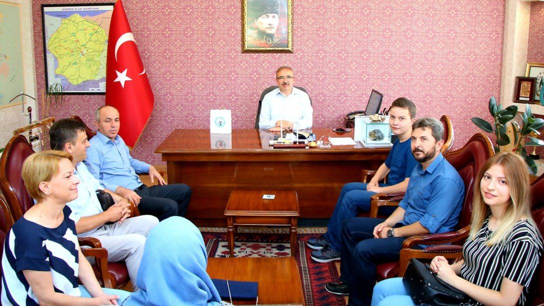 LGS Türkiye Birincisinden İlçemiz Kaymakamı Faruk BEKARLAR'a Ziyaret
