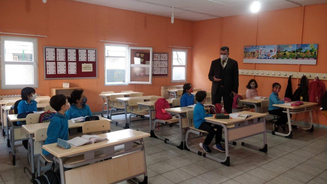 Milli Eğitim Müdürümüz Metin Erbay okullarımızı ziyaret etmeye devam ediyor 