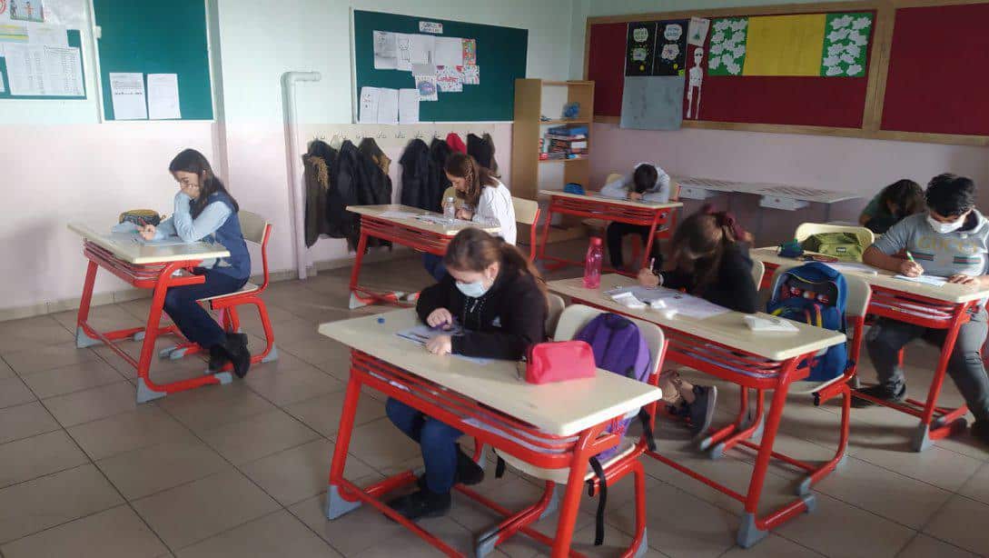 BİGEP Kapsamında Ortaokul Öğrencilerine Deneme Sınavı Uygulandı
